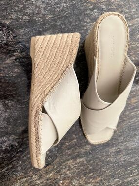 New Vince Ivory Leather Espadrille Wedge Made in
Spain Size 8M